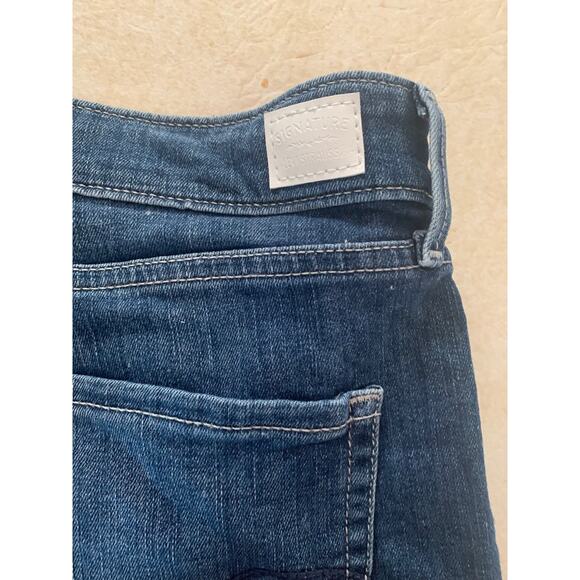 signature by Levis cuffed hem denim shorts womans size 16 high rise - Picture 8 of 9